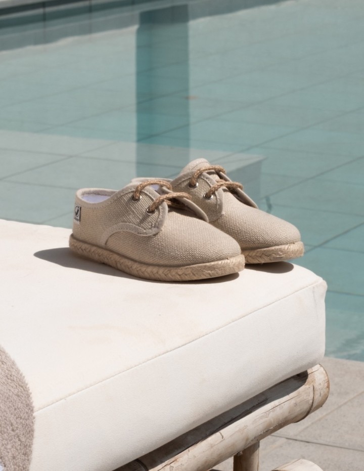 Zapatillas con cordones en color lino con suela de yute