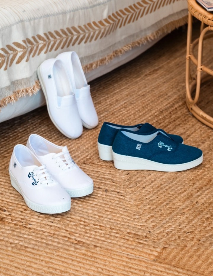 Zapatillas lona con cordones y cuña alta color tejano