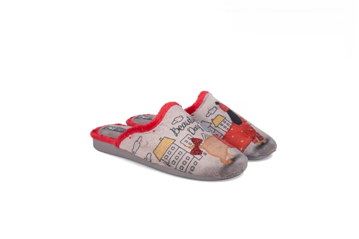 Zapatillas de casa abiertas color niebla borde rojo estampado perrito