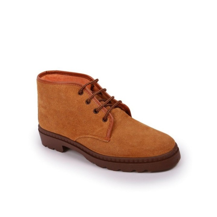 Botas con cordones color tabaco