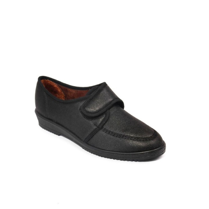 Zapatos de mujer básicos cerrados negros