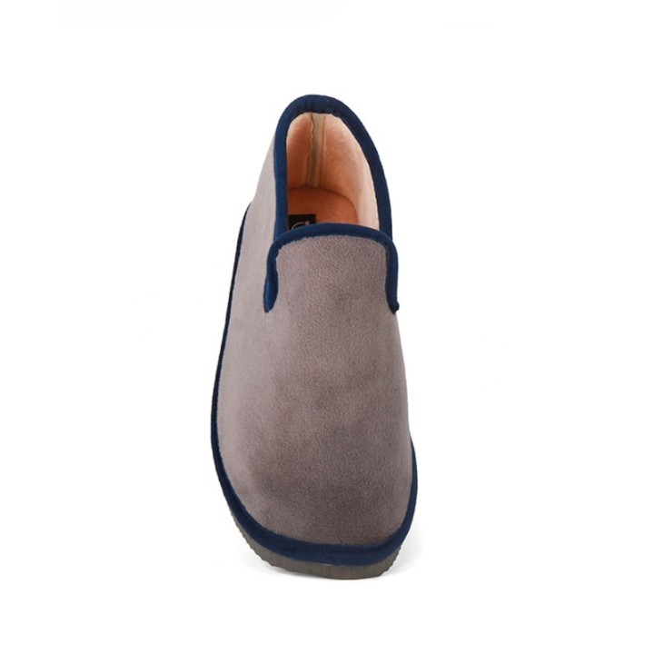 Zapatillas de casa abiertas color gris borde azul marino