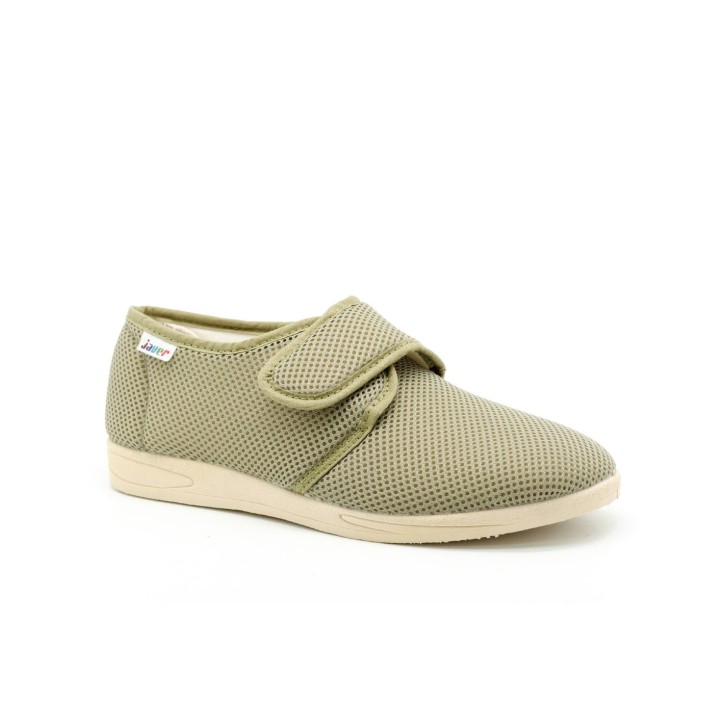 Zapatos con cierre de velcro y diseño picado