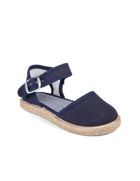 Sandalias color marino con cierre de hebilla