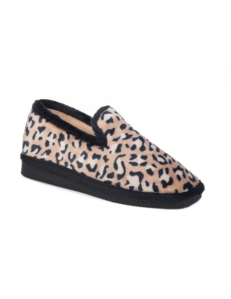 Zapatillas de casa cerradas con estampado animal print