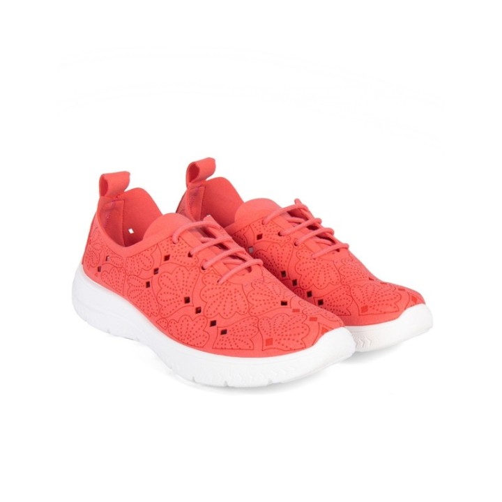 Zapatillas color coral con cordones