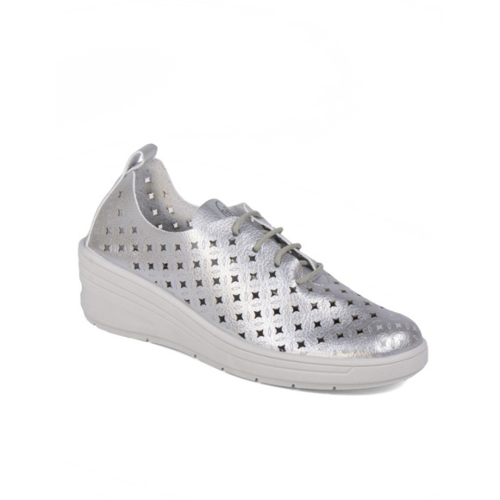 Zapato de cuña color plata