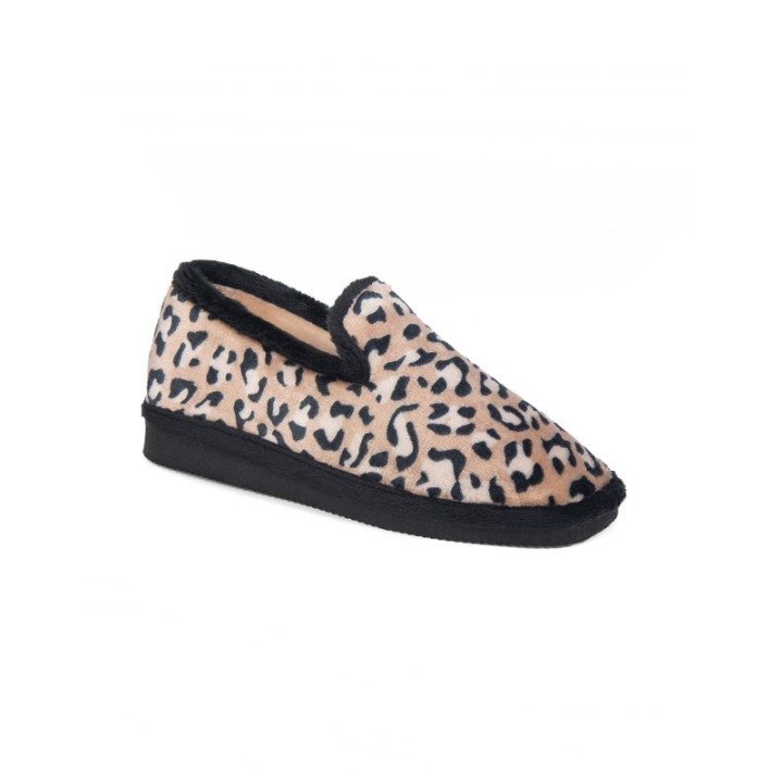 Zapatillas de casa cerradas con estampado animal print color negro